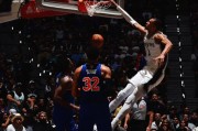 华体会体育登录入口-单节12分！NBA官方分享文班亚马单臂暴力虐框的扣篮瞬间